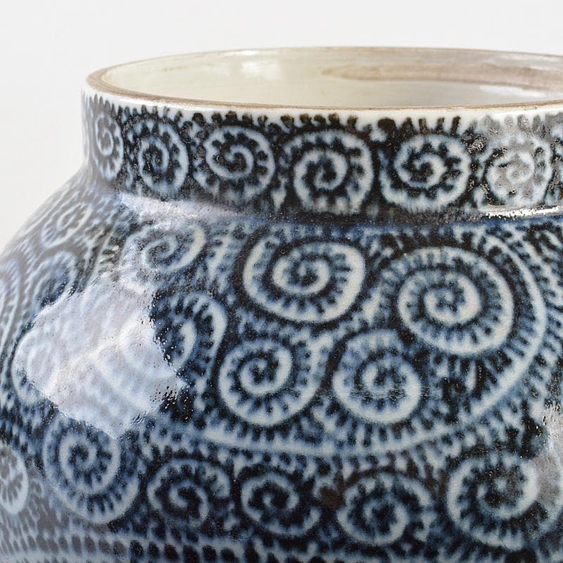 伊万里焼　古伊万里　染付　蛸唐草文　壷　V　R7130B