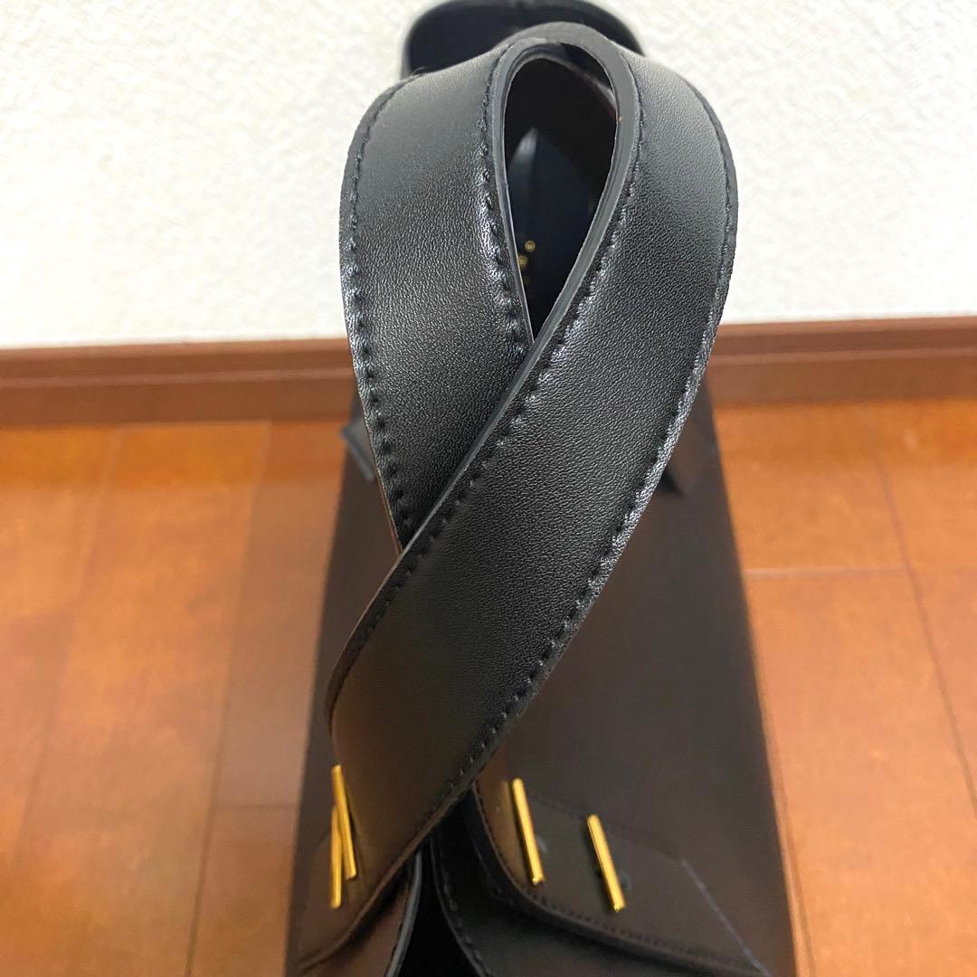 CHARLES & KEITH ブラック トートバッグ　極美品