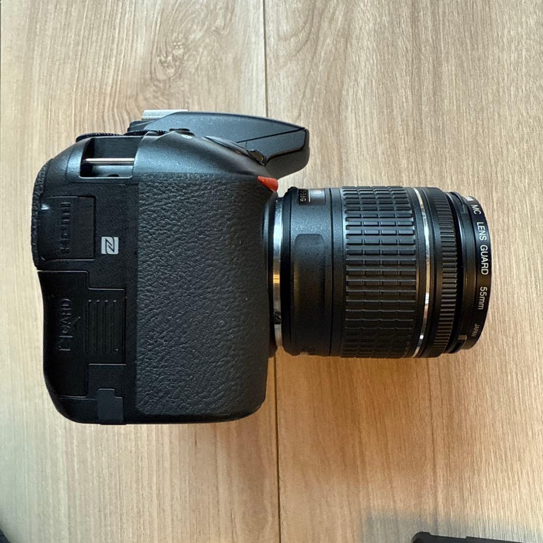 Nikon D5600 レンズキット 18-55 VR & 70-300 VR