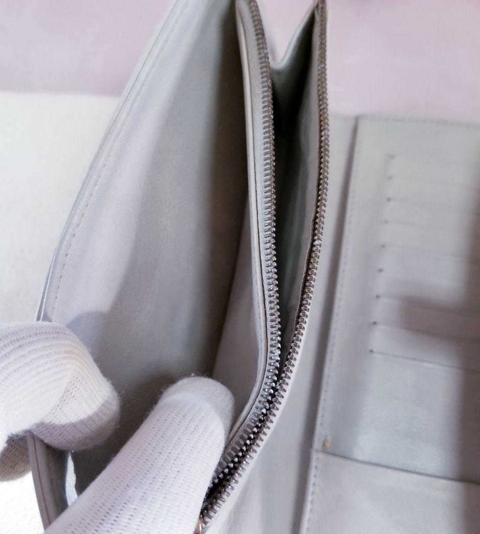 ルイヴィトン モノグラム パンチング マヒナ ポルトフォイユ アメリア 長財布