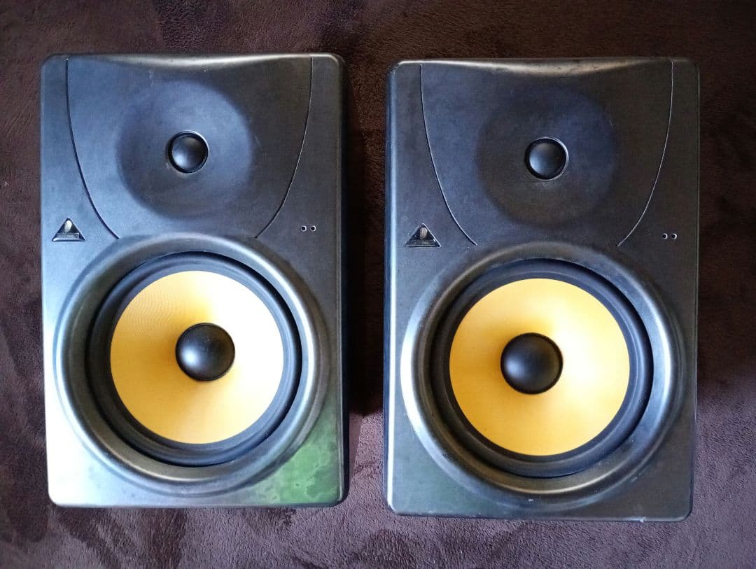 BEHRINGER ベリンガー B1031A　パワードスピーカー ペア