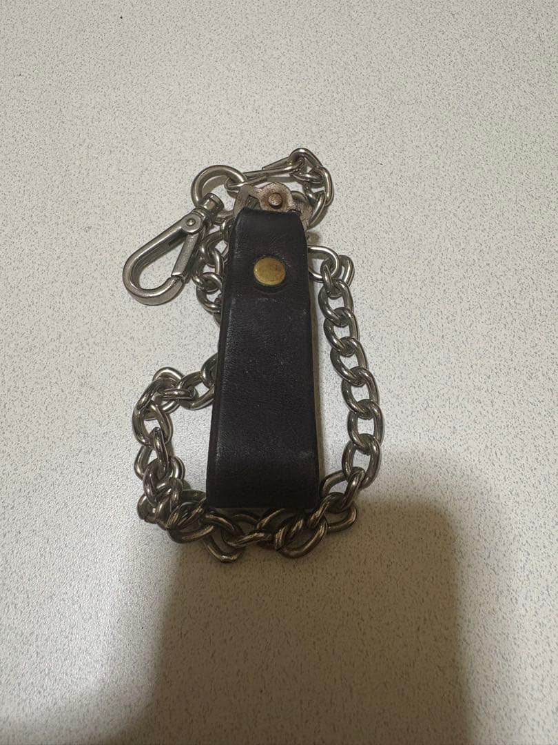 HTCウォレットチェーン　レザー　フラワースタッズ