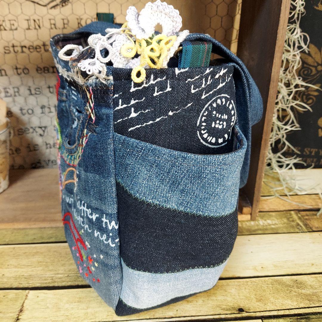 刺繍デニムバック　 No.642　デニムリメイク　サイドポケット　刺繍バック