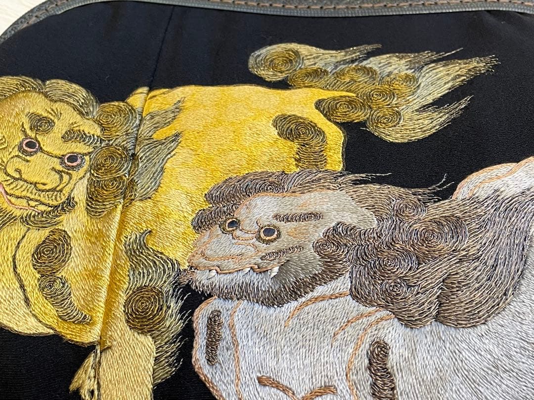 古布リメイクがま口バッグ　獅子と老松　刺繍