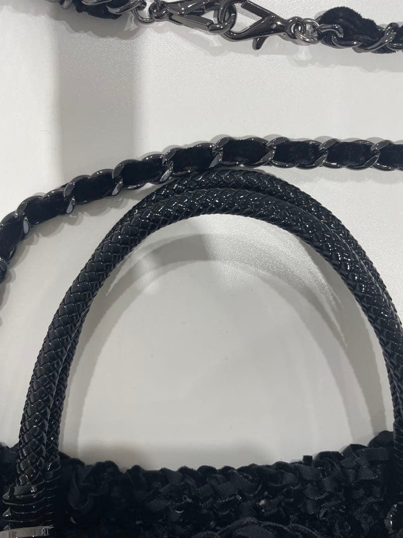 アンテプリマ　チェーンショルダーバッグ