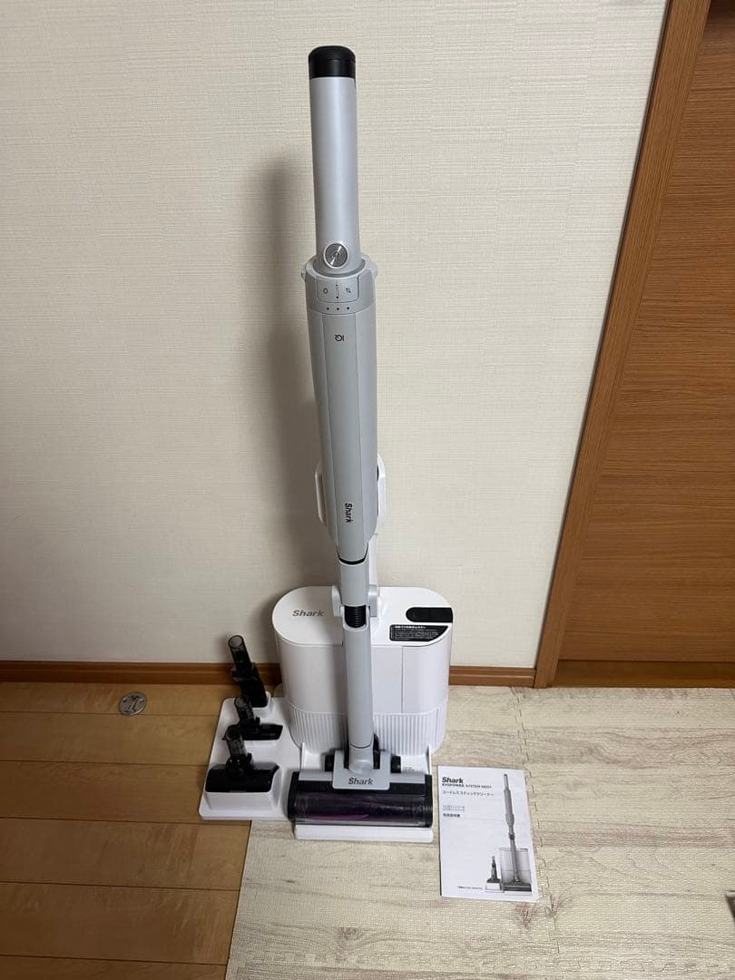 シャーク　スティッククリーナー　【LC351JWH】 動作確認済み
