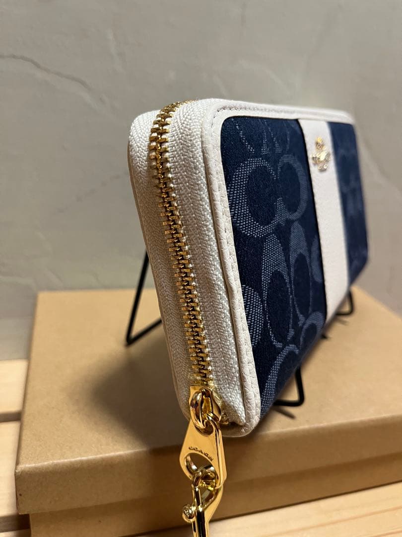 ✨️新品未使用✨️COACH ネイビー ホワイト 長財布