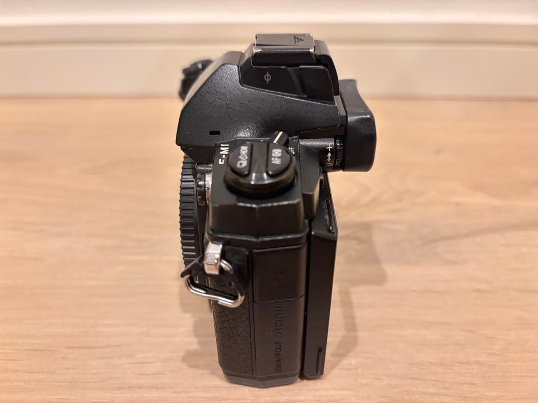 オリンパス E-M1 本体M.ZUIKO DIGITALレンズ2本セット