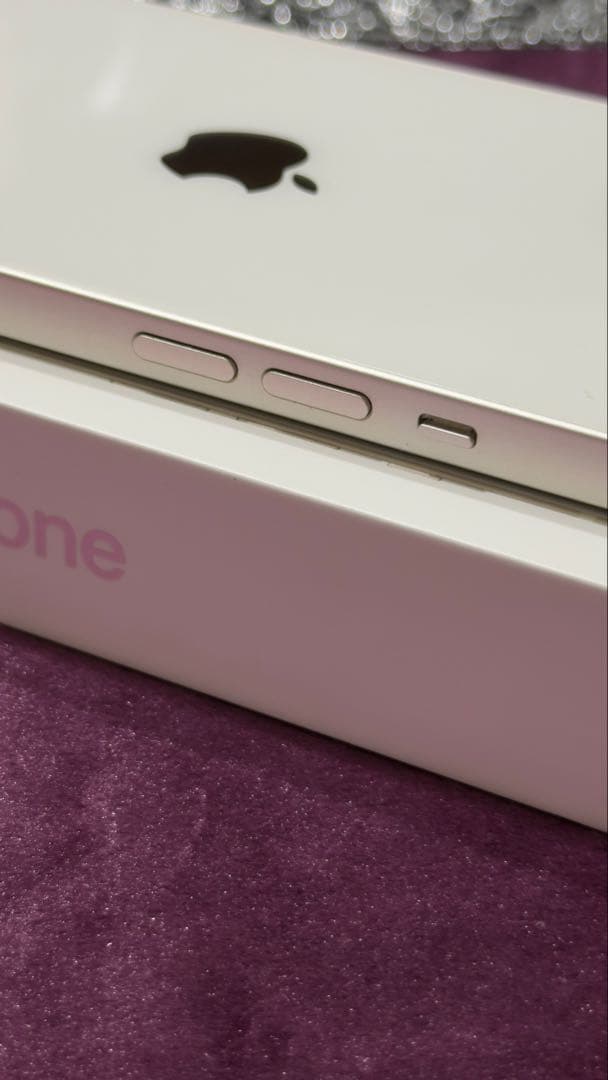 iPhone 13 256GB スターライト SIMフリー 美品｜箱・ケーブル付