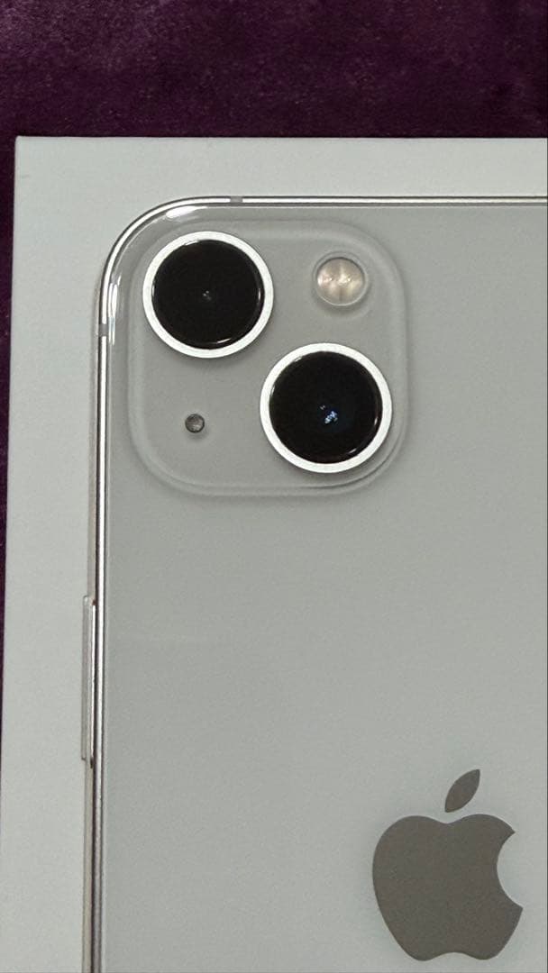 iPhone 13 256GB スターライト SIMフリー 美品｜箱・ケーブル付