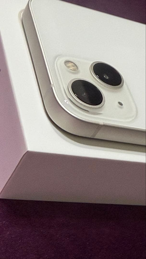 iPhone 13 256GB スターライト SIMフリー 美品｜箱・ケーブル付