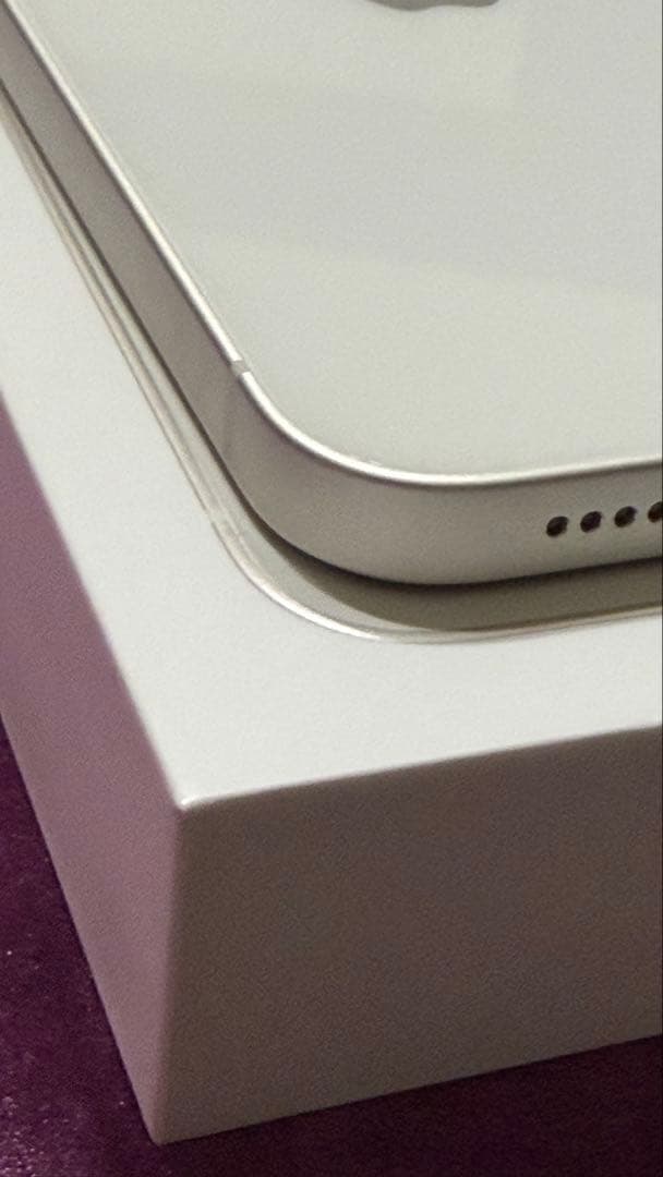 iPhone 13 256GB スターライト SIMフリー 美品｜箱・ケーブル付