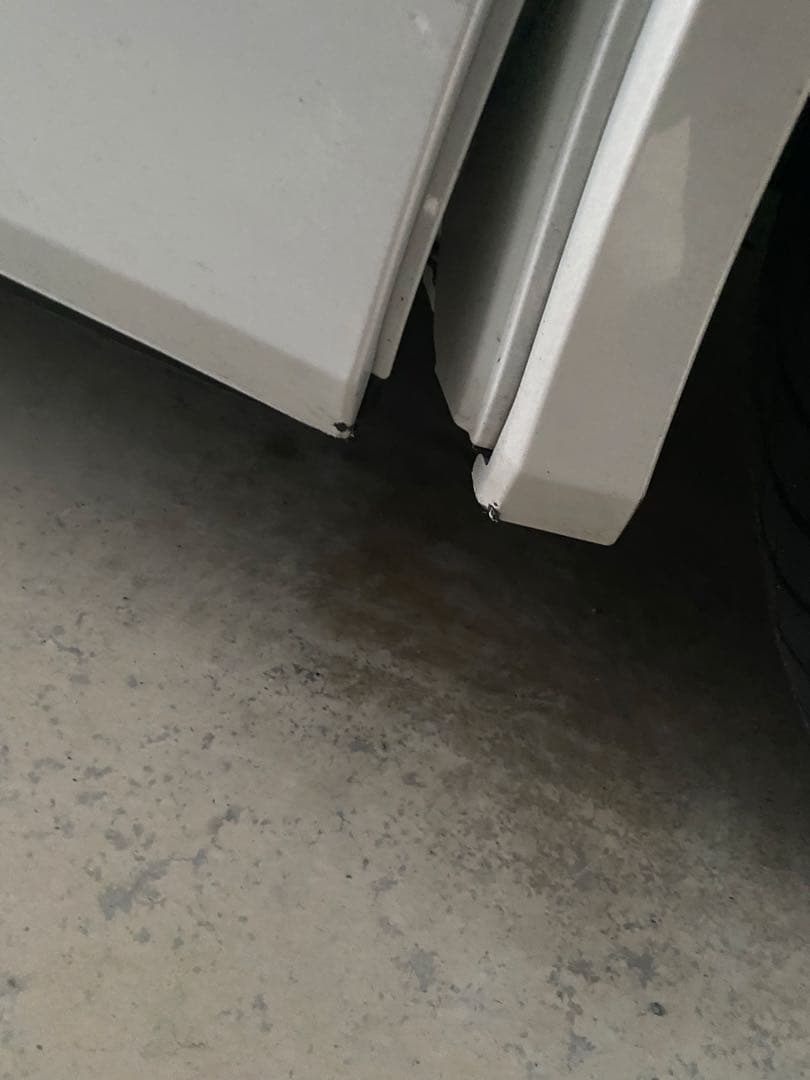 90ヴォクシー　傷有り、割れ有りパーツ2点