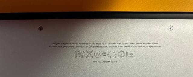 MacBook Pro 13インチ　　2010 シルバー　アダプター付き