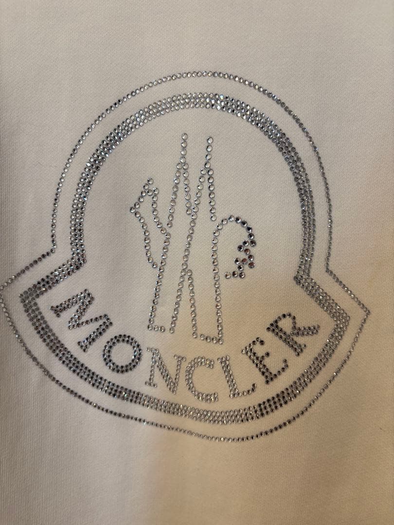 23AW美品❣️正规品❣️男女兼用モンクレールロゴエンブロイダリートレーナーホワイト