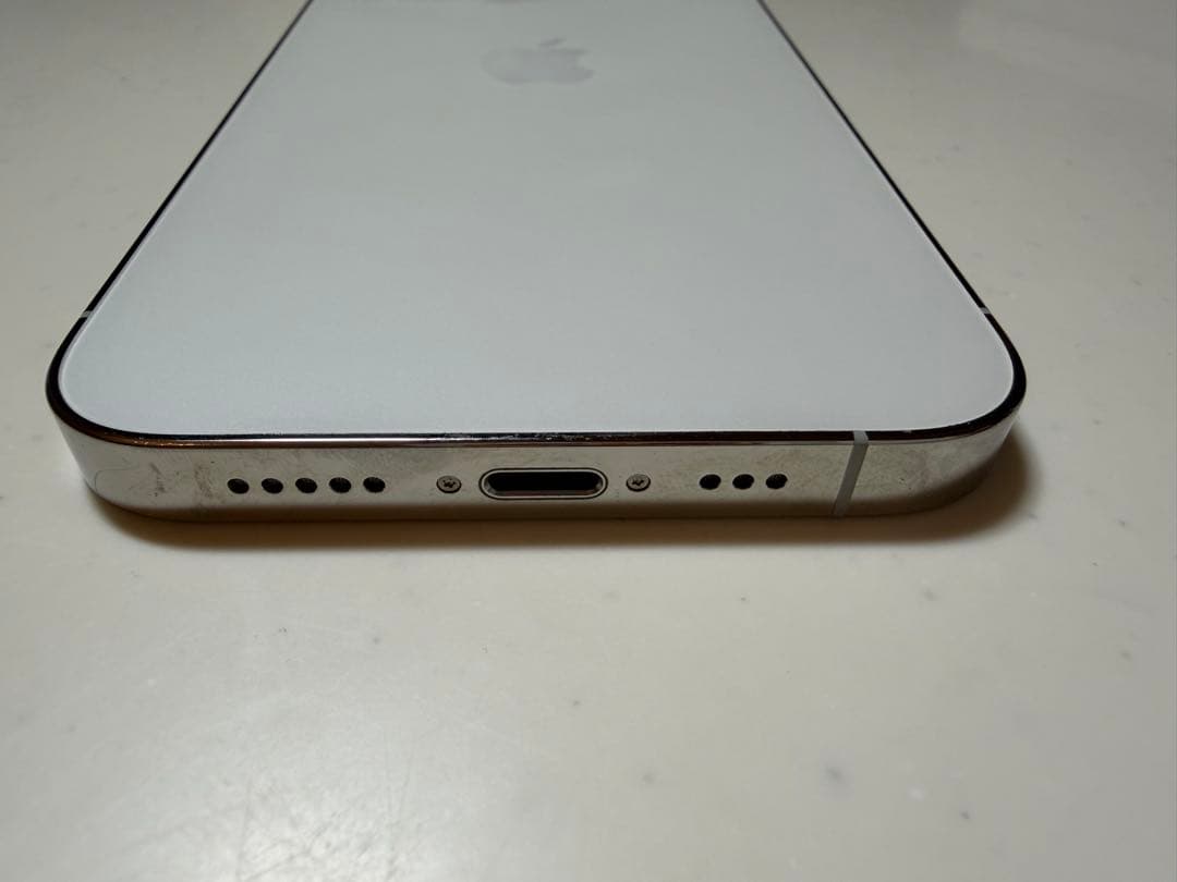 iPhone13pro シルバー　256GB SIMロックなし　ホワイト　美品