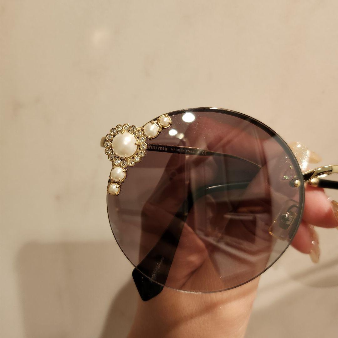 miumiu サングラス　マニエール　SMU52T