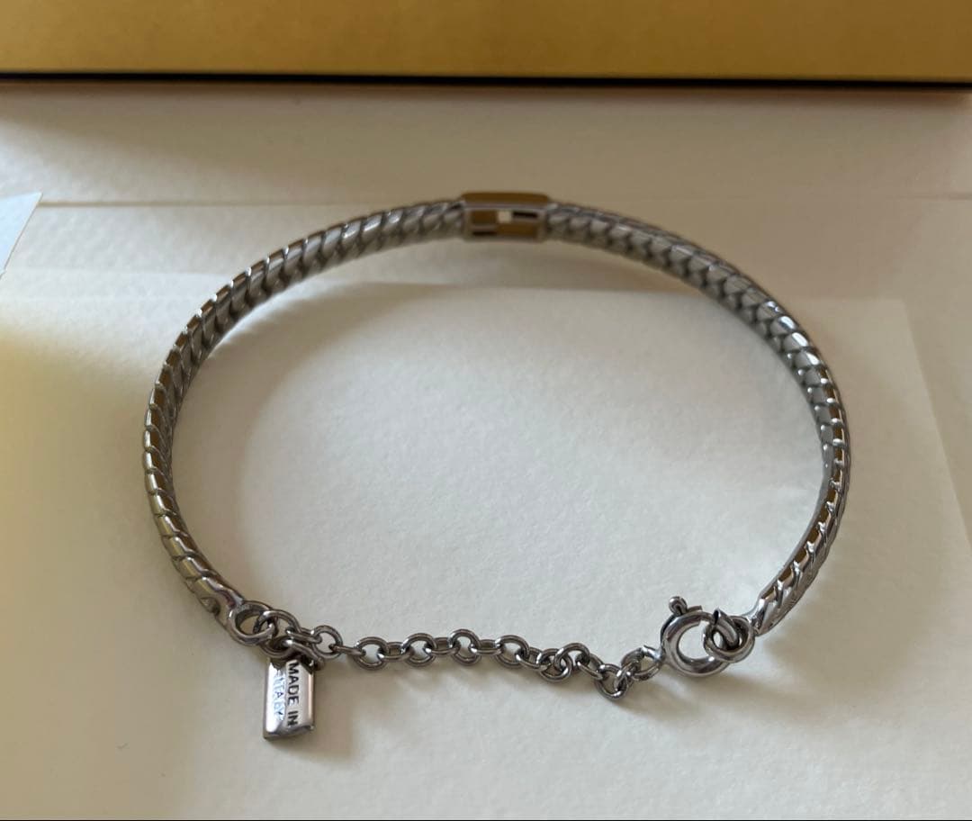 ロ*ロ様 FENDI フェンディ FFロゴ バゲットバングル ブレスレット レデ