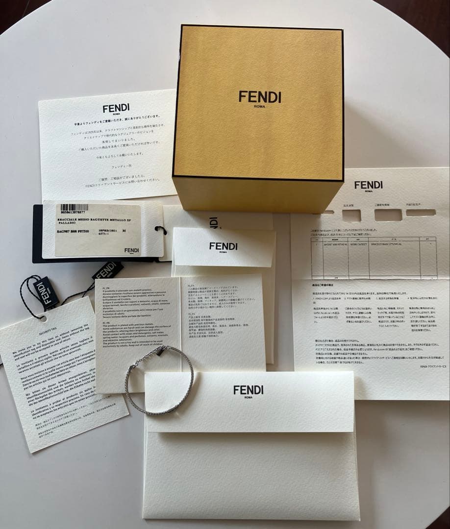 ロ*ロ様 FENDI フェンディ FFロゴ バゲットバングル ブレスレット レデ