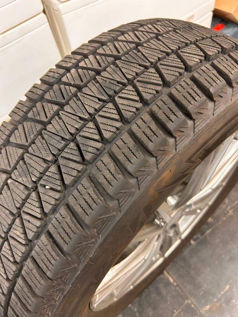 ブリヂストン BLIZZAK DM-V3 225/60R17 スタッドレス