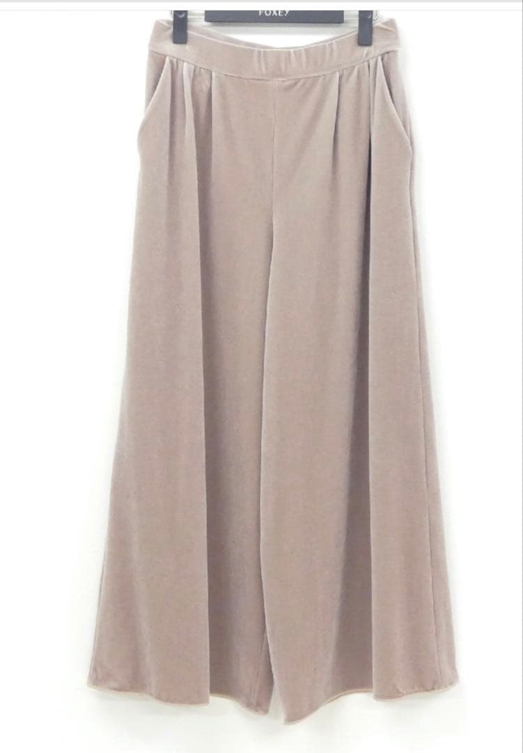 フォクシー　2023年　ベロア　パンツ