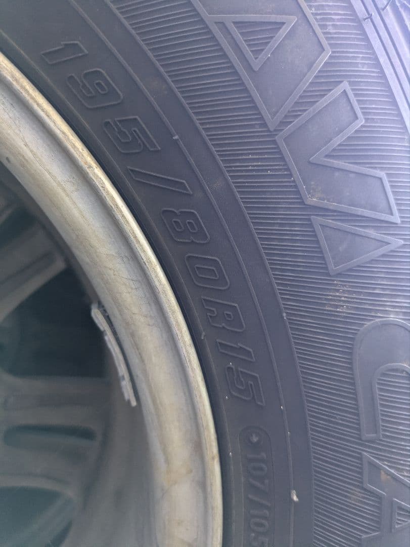 ハイエース用スタッドレスタイヤホイールセット