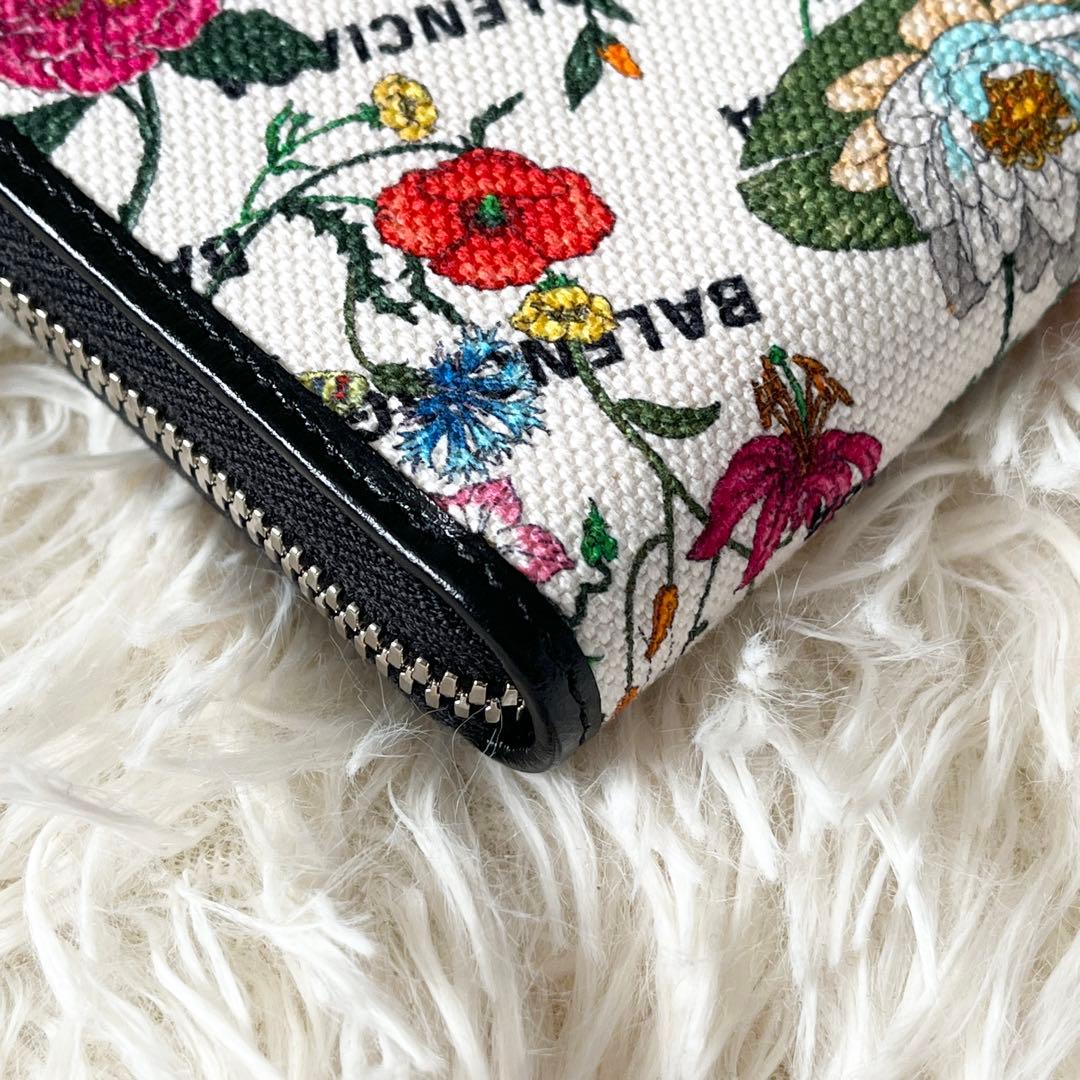 グッチ　バレンシアガ　長財布　ラウンドファスナー　681710 花柄　フラワー