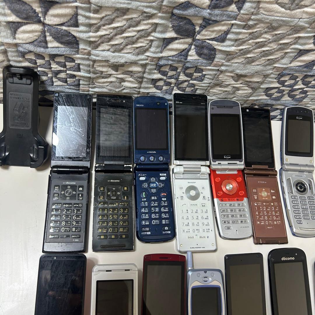 が*ら様 携帯電話本体 大量 まとめ 62台セット 動作未確認 ジャンク ガラケ