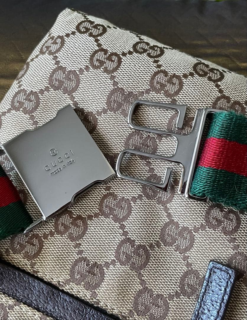 GUCCI ボディバッグ GG キャンバス シェリーライン