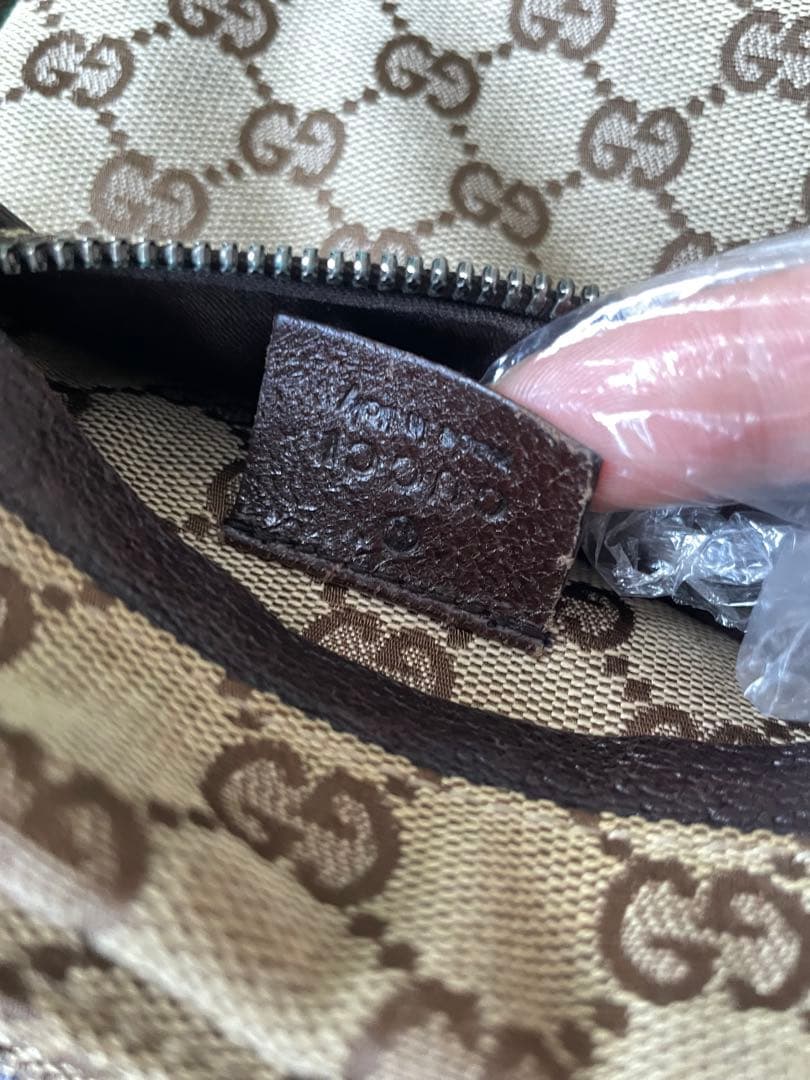 GUCCI ボディバッグ GG キャンバス シェリーライン