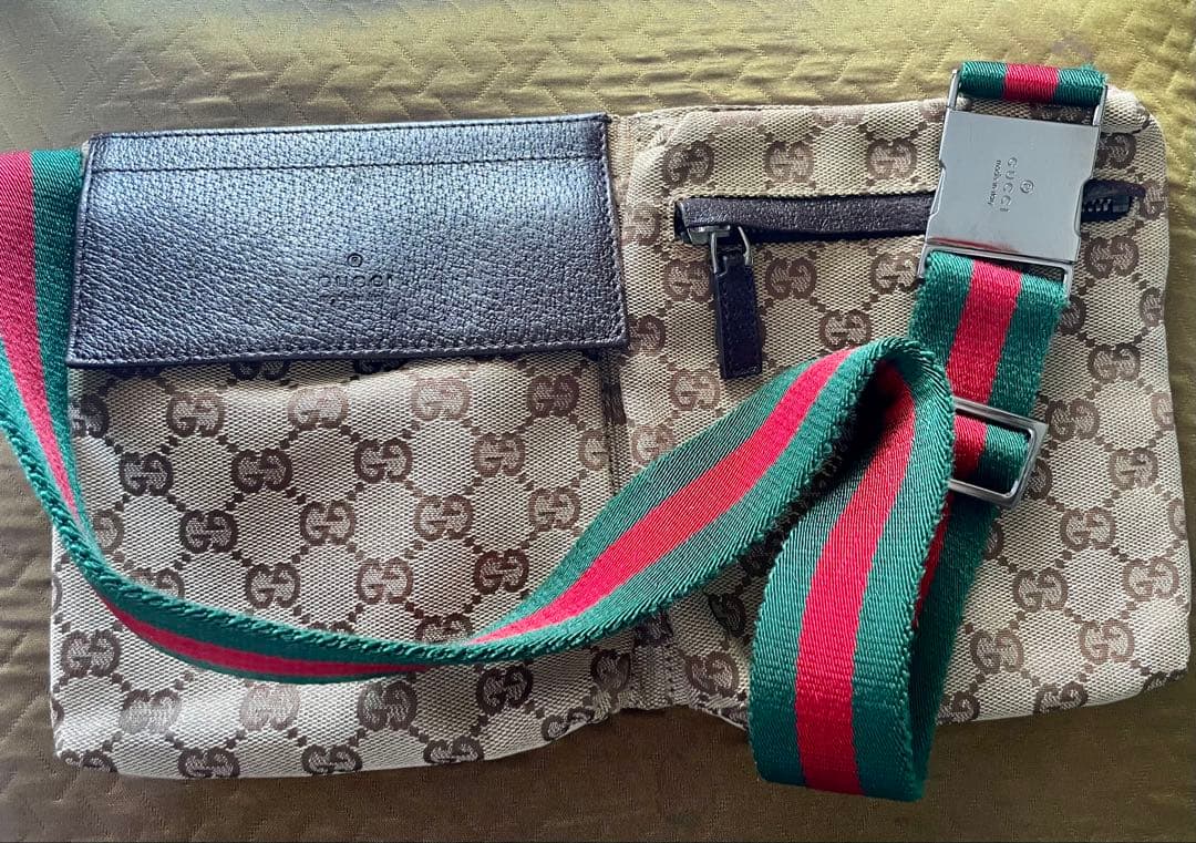 GUCCI ボディバッグ GG キャンバス シェリーライン