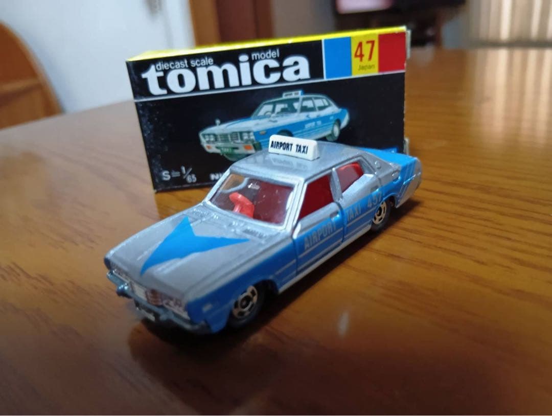 トミカ　黒箱　セドリック　エアポート　タクシー　NO.47 1/65