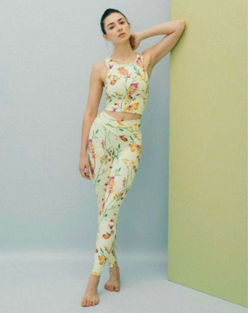 LITHEE　ヨガウエア　上下セット　フラワープリント（イエロー）