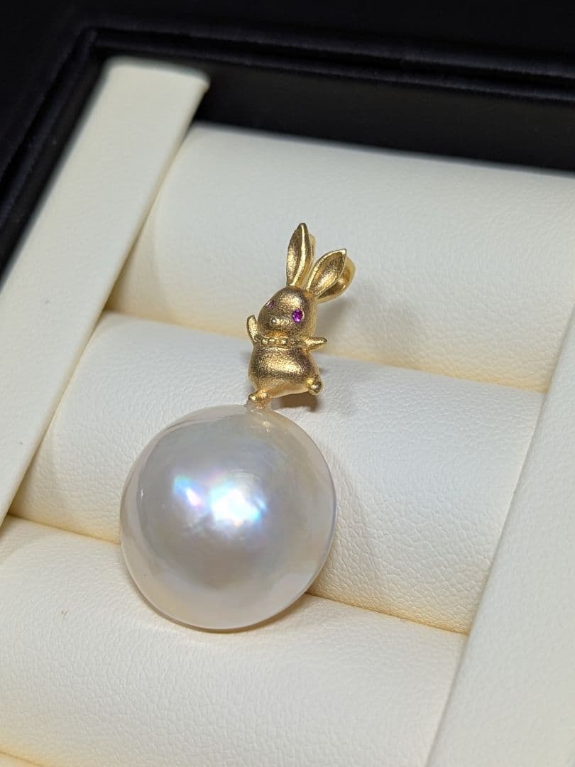P03　マベパール　大粒17.4mm　ウサギ　SV　ペンダントトップ　CZダイヤ