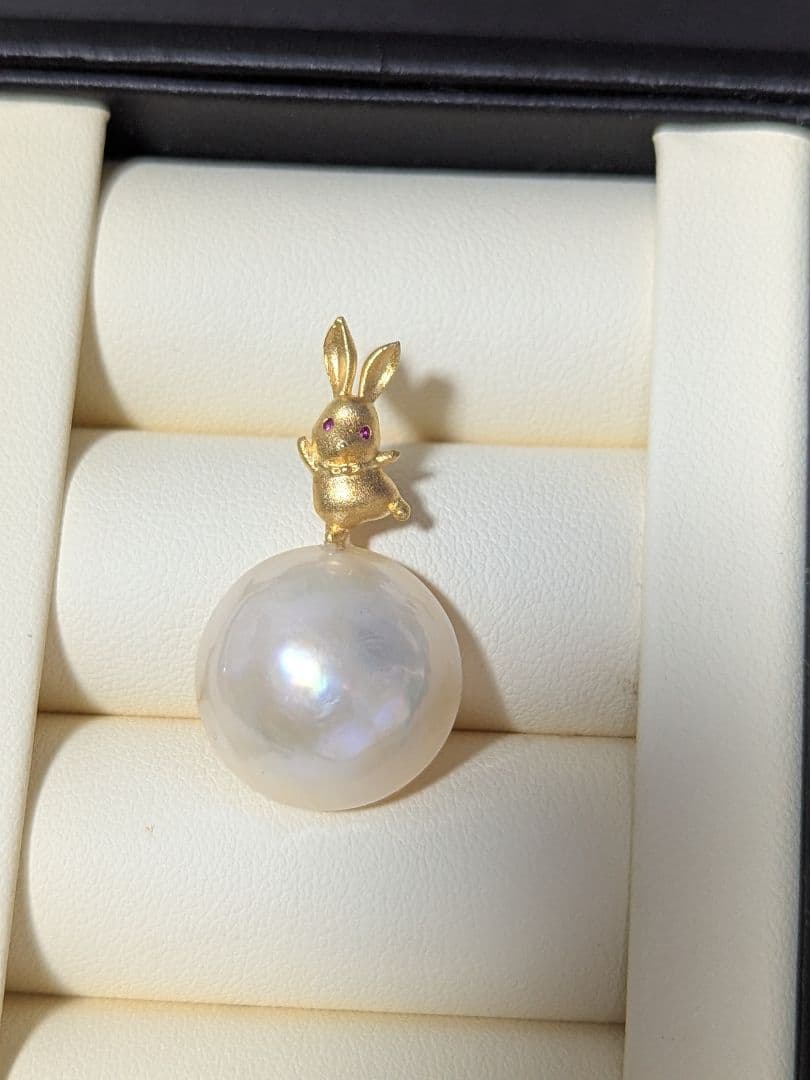 P03　マベパール　大粒17.4mm　ウサギ　SV　ペンダントトップ　CZダイヤ
