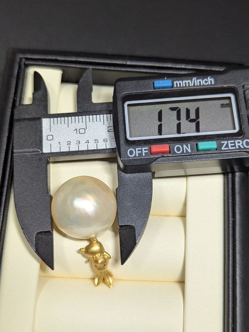 P03　マベパール　大粒17.4mm　ウサギ　SV　ペンダントトップ　CZダイヤ