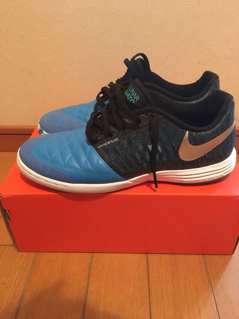 ナイキルナガト2 フットサルシューズ