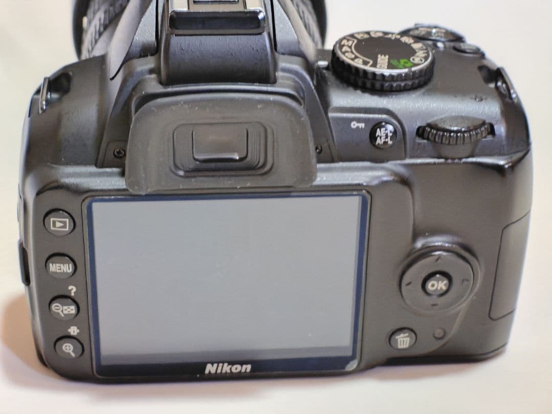 【値下げ】Nikon D3000 デジタル一眼 AF-S 18-70mmレンズ付