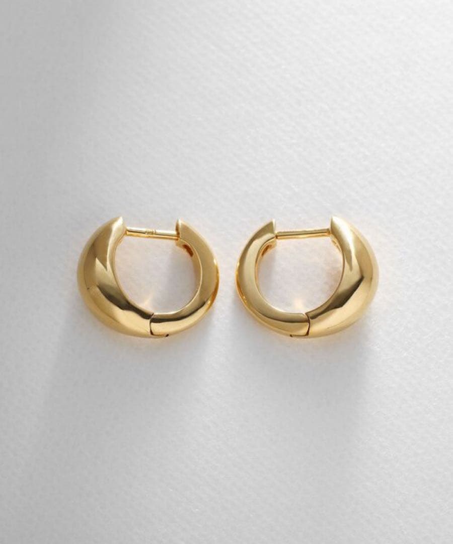 ⭐︎新品⭐︎COCOSHNIK シルバー ハギーフープ マーキスピアス GP