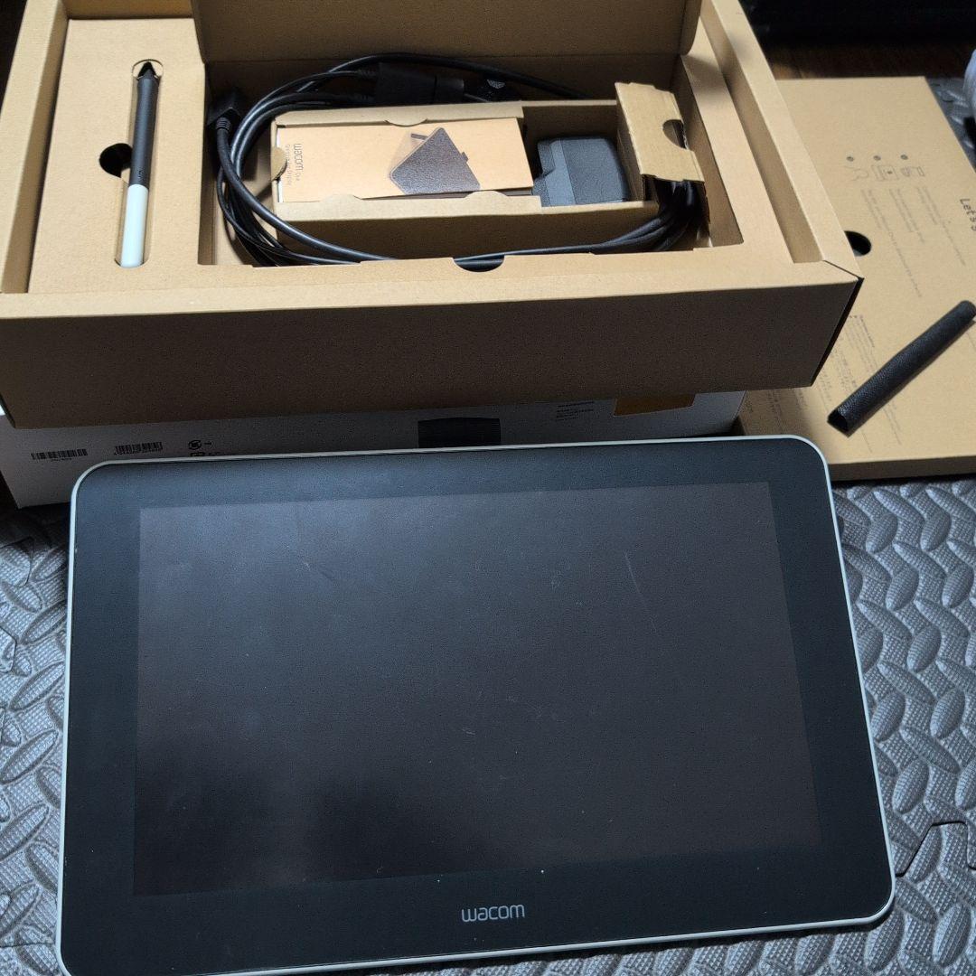 Wacom One Creative Pen Display 本体　付属品付き