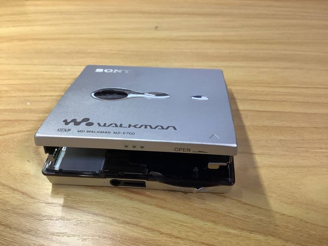 ポータブルMDプレーヤー SONY MZ-E700