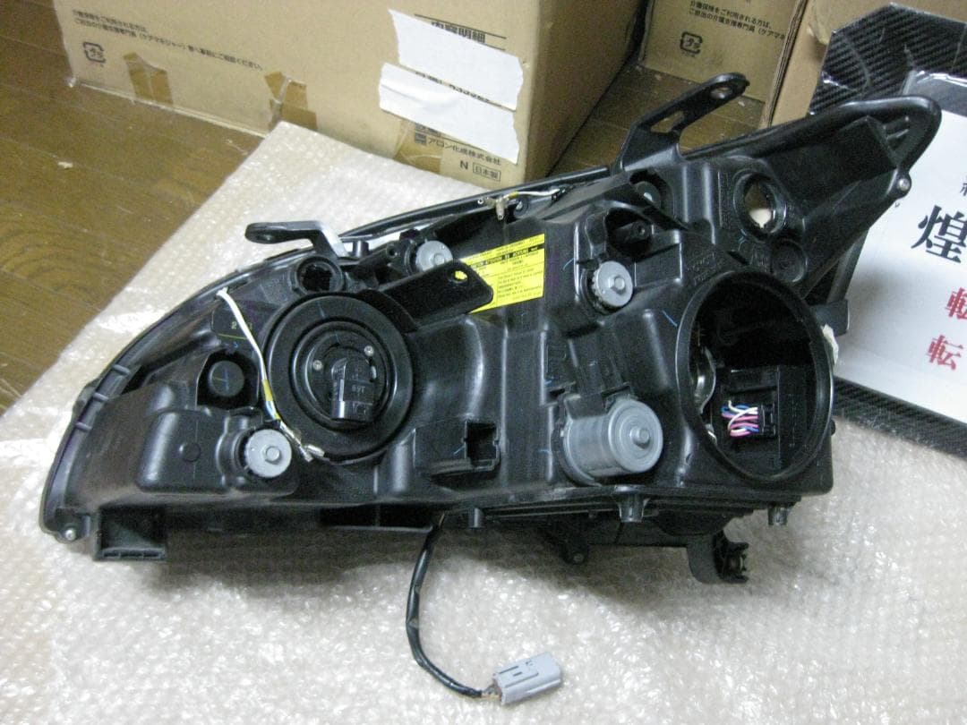 30　ハリアー　ワンオフ制作　ＣＣＦＬ　Ｗイカリング　スモークヘッドライト　美品