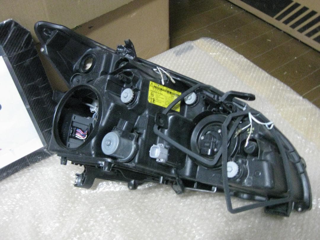 30　ハリアー　ワンオフ制作　ＣＣＦＬ　Ｗイカリング　スモークヘッドライト　美品