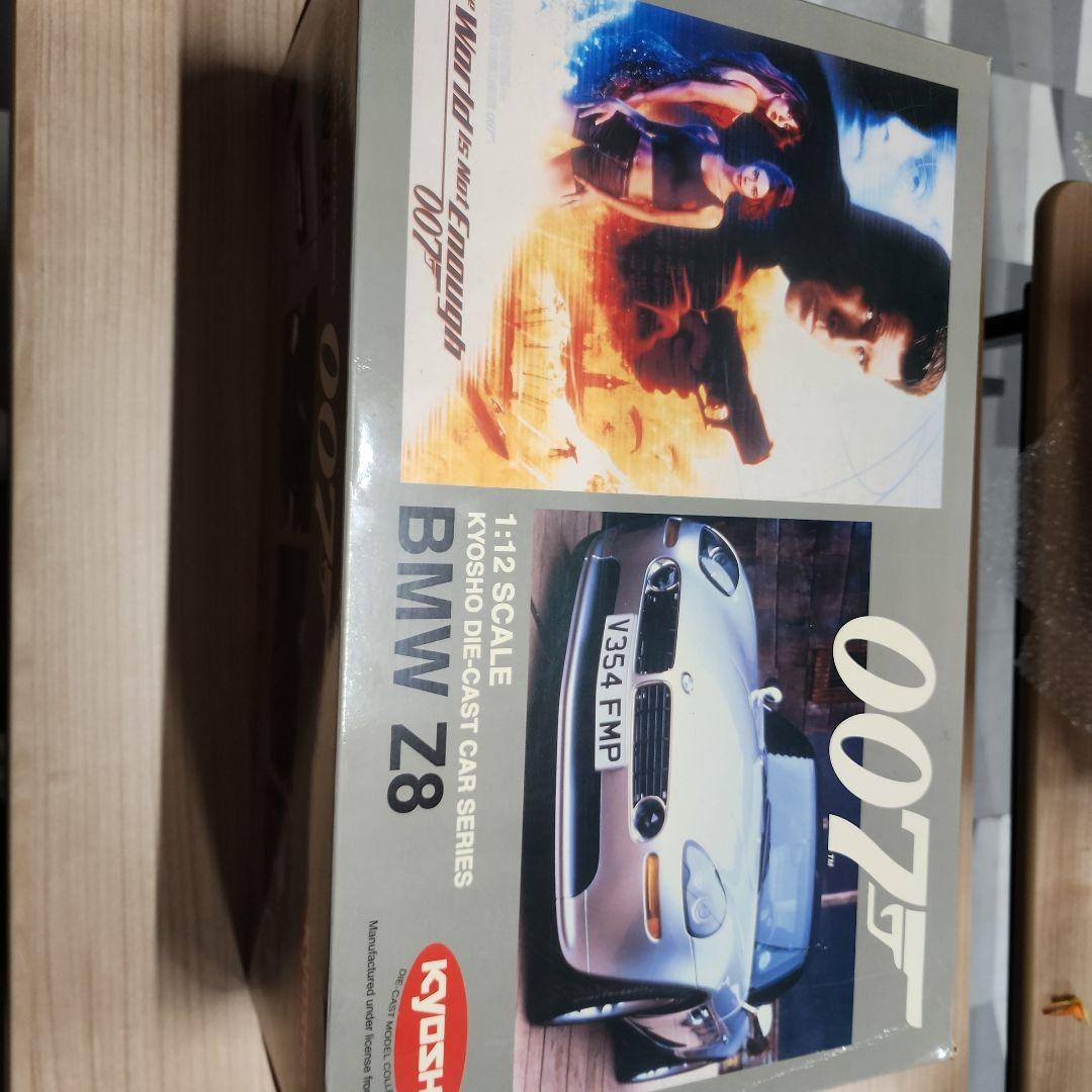 007  Z8 1/12スケール ミニカー