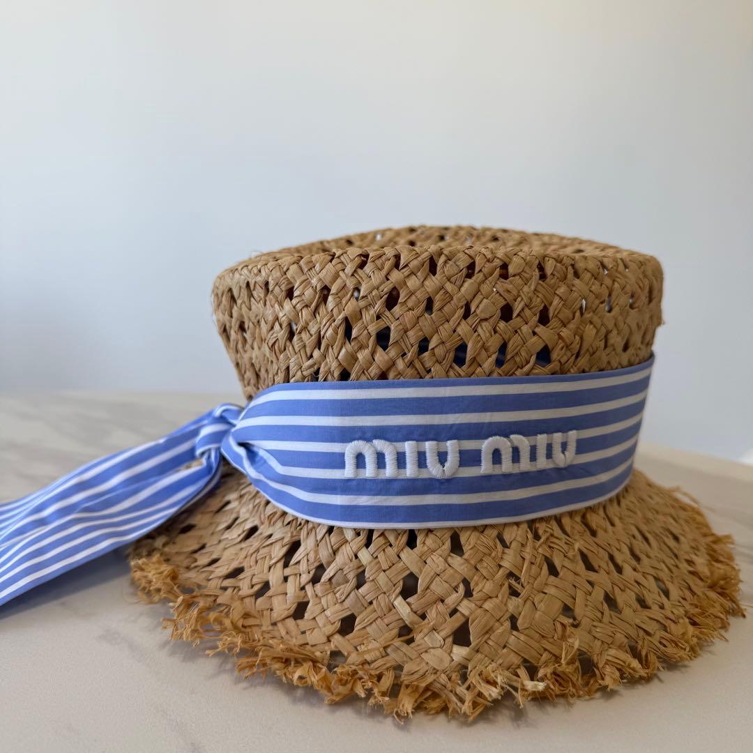 美品 MIU MIU（ミュウミュウ） Sサイズ ストローハット ロゴリボン付き