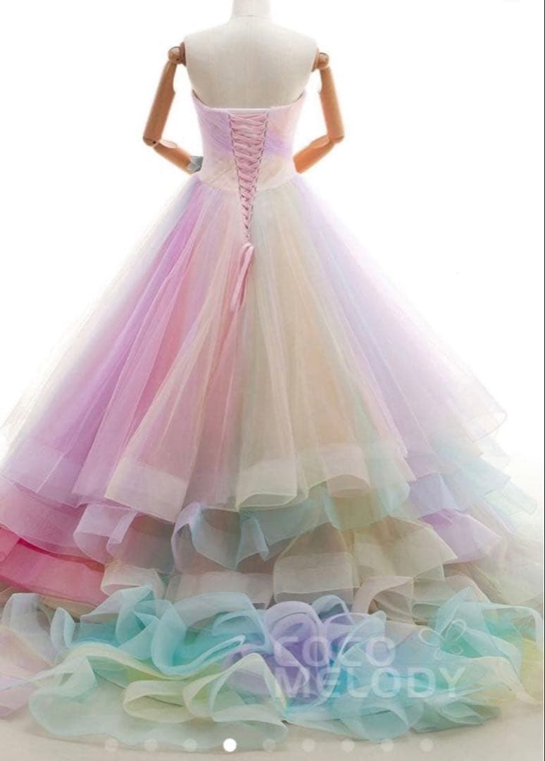 結婚式　ウェディングドレス　カラードレス グラデーション レインボー　虹色