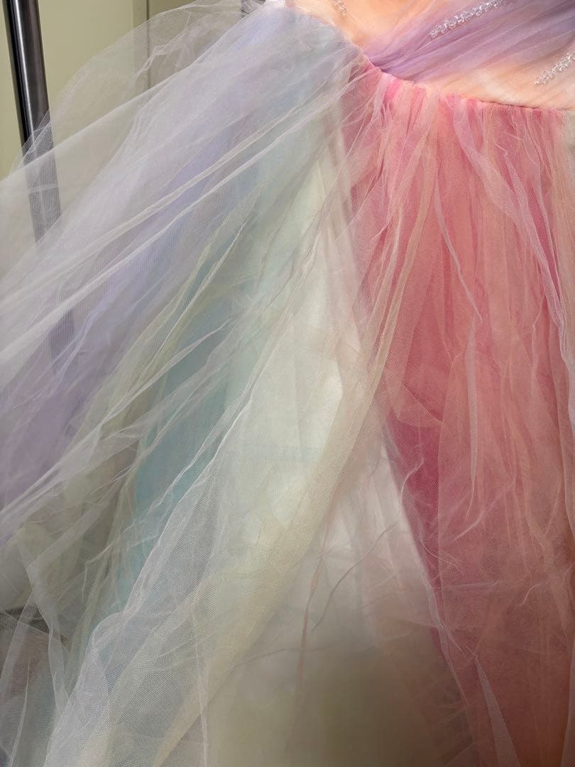 結婚式　ウェディングドレス　カラードレス グラデーション レインボー　虹色