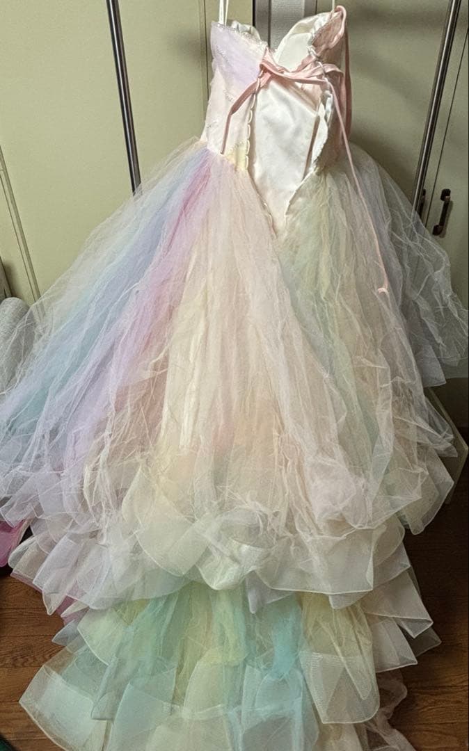 結婚式　ウェディングドレス　カラードレス グラデーション レインボー　虹色