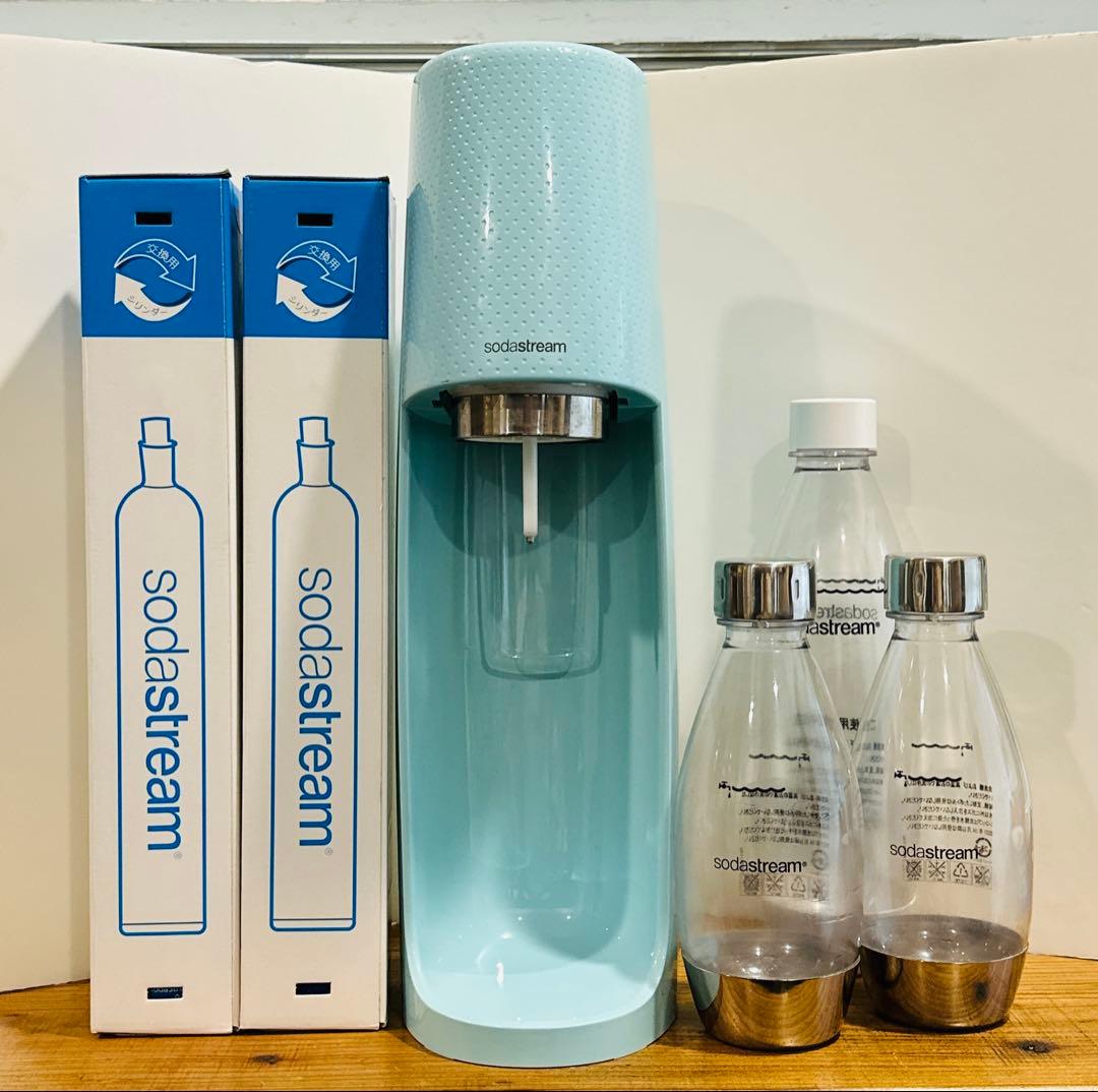 sodastreamスピリット　ミントグリーン　ボトルと新品及び空カートリッジ付