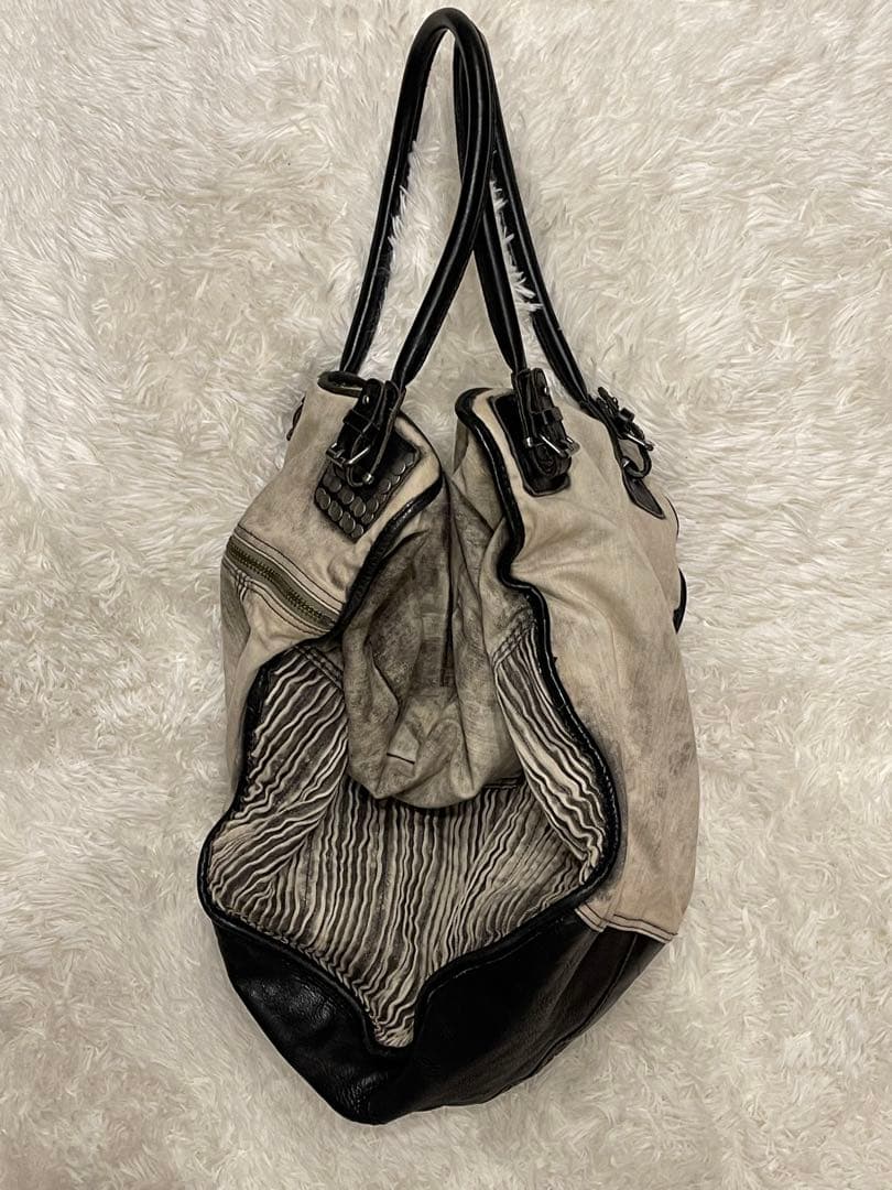 【激レア】DIESEL 特殊フォルム ショルダーバッグ 　メンズ、ユニセックス